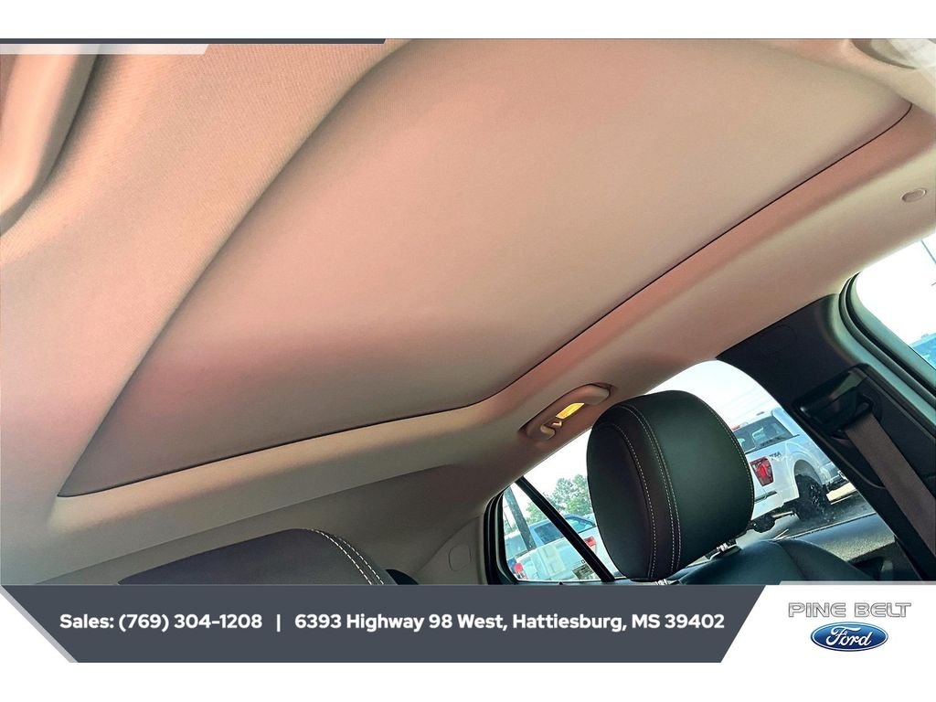 Used 2023 White Frost Tricoat Buick Essence image 16