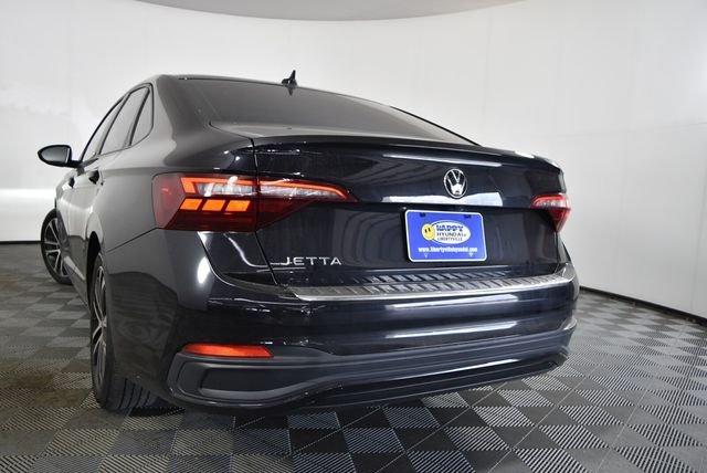Used 2023  Volkswagen 1.5T Sport image 7