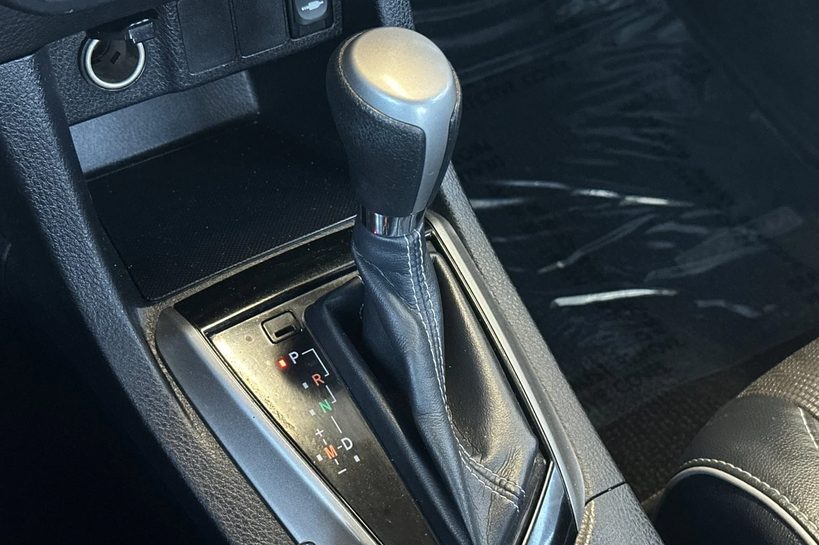 Used 2014 CLASSIC SILVER Toyota S Plus image 19