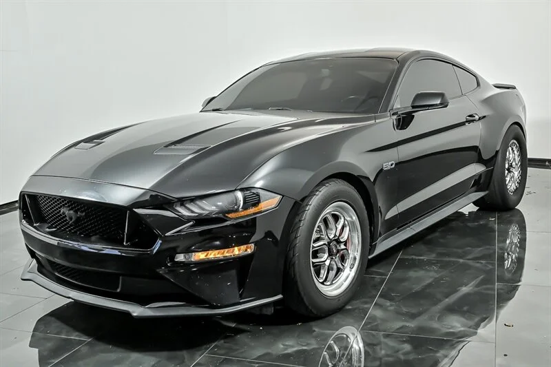 Used 2019 Shadow Black Ford GT image 5