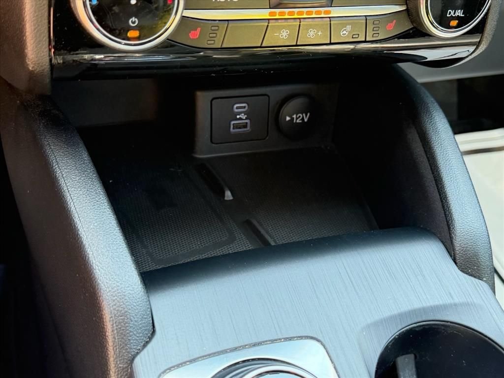 Used 2022 Red Ford SEL image 26