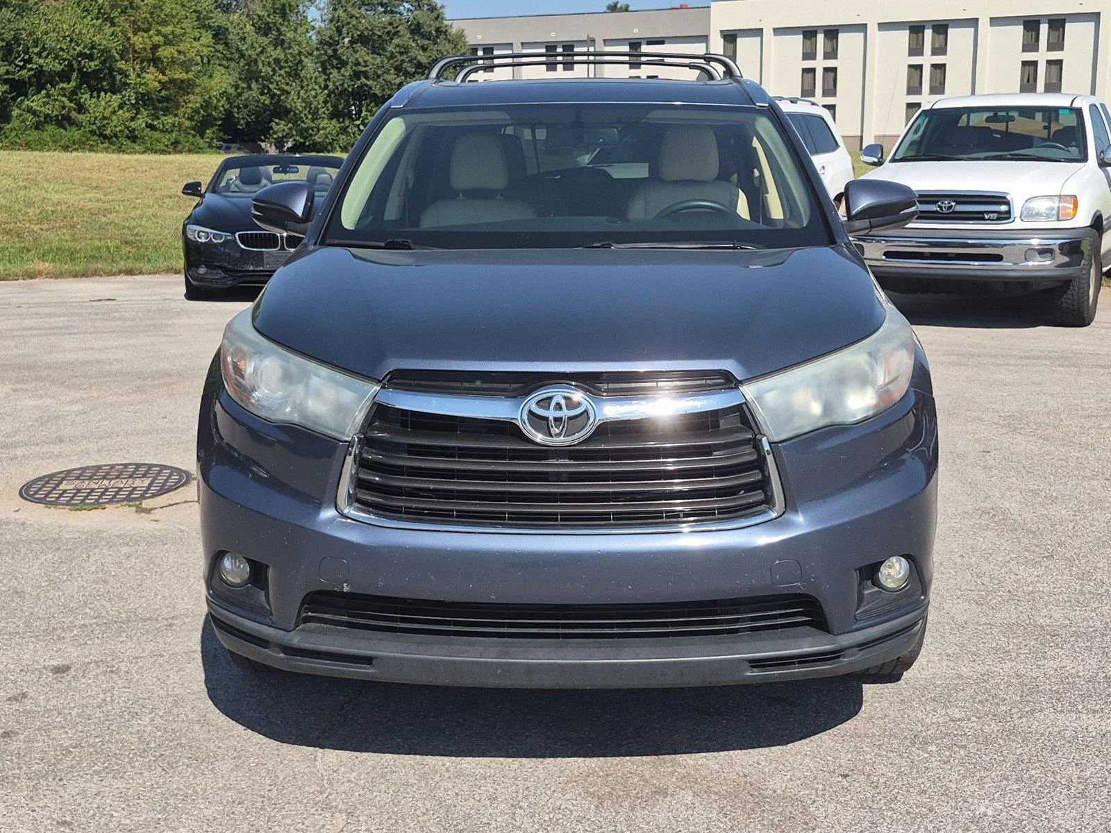 Used 2016 Shoreline Blue Pearl Toyota XLE image 8