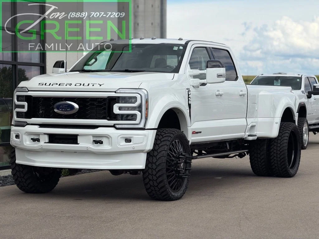 Used 2025 White Ford Platinum image 1
