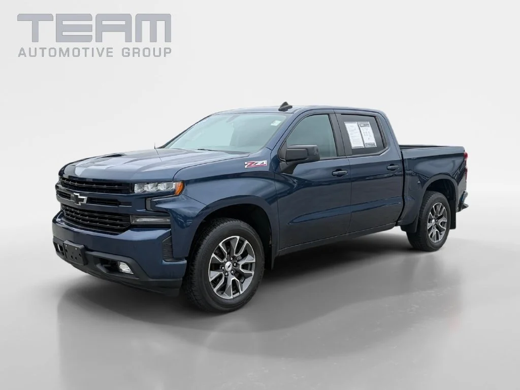 Used 2020 NORTHSKY BLUE METALLIC Chevrolet RST image 3
