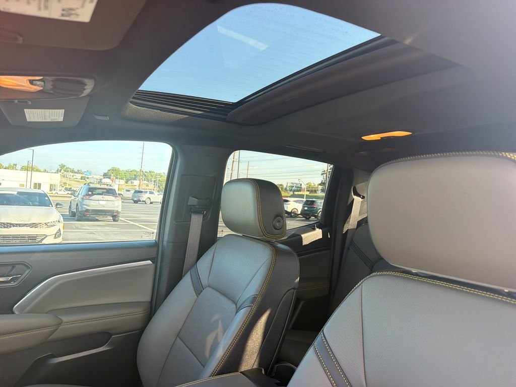 Used 2024 White Chevrolet ZR2 image 22