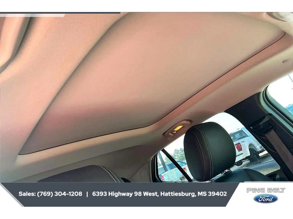 Used 2023 White Frost Tricoat Buick Essence image 16