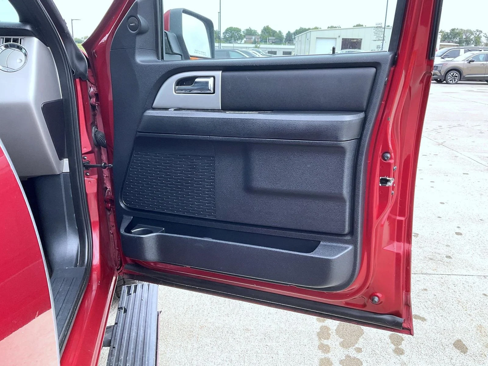 Used 2015 Red Ford Limited image 17