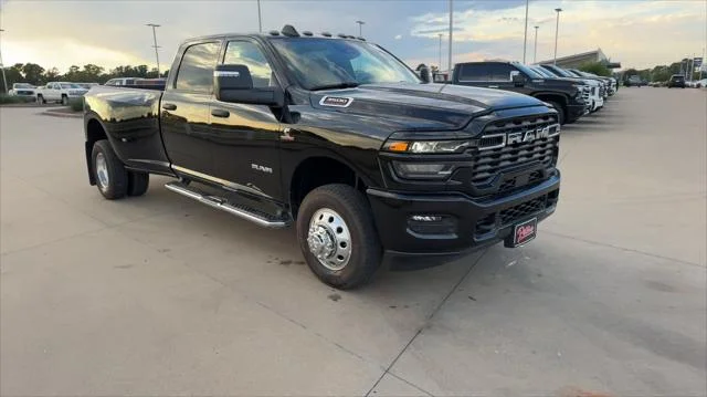 New 2026 Diamond Black Crystal Pearl-Coat Exterior Paint RAM Big Horn image 2