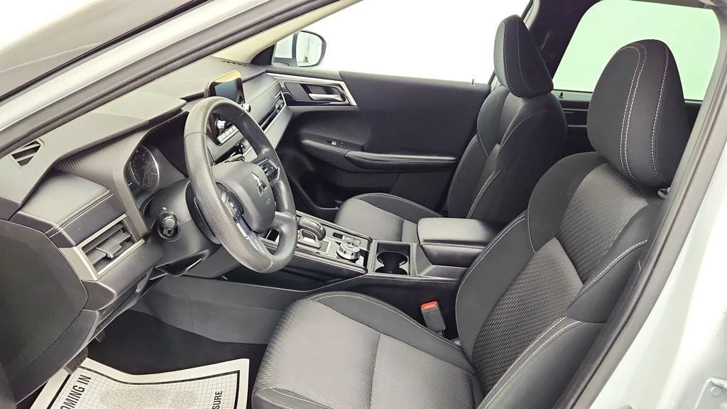 Used 2022 White Diamond Mitsubishi ES S-AWC w/ Convenience Package & 20