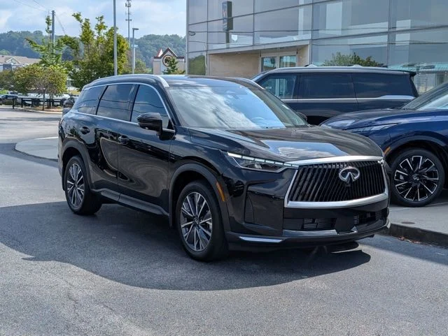 New 2027 MINERAL BLACK INFINITI LUXE image 9
