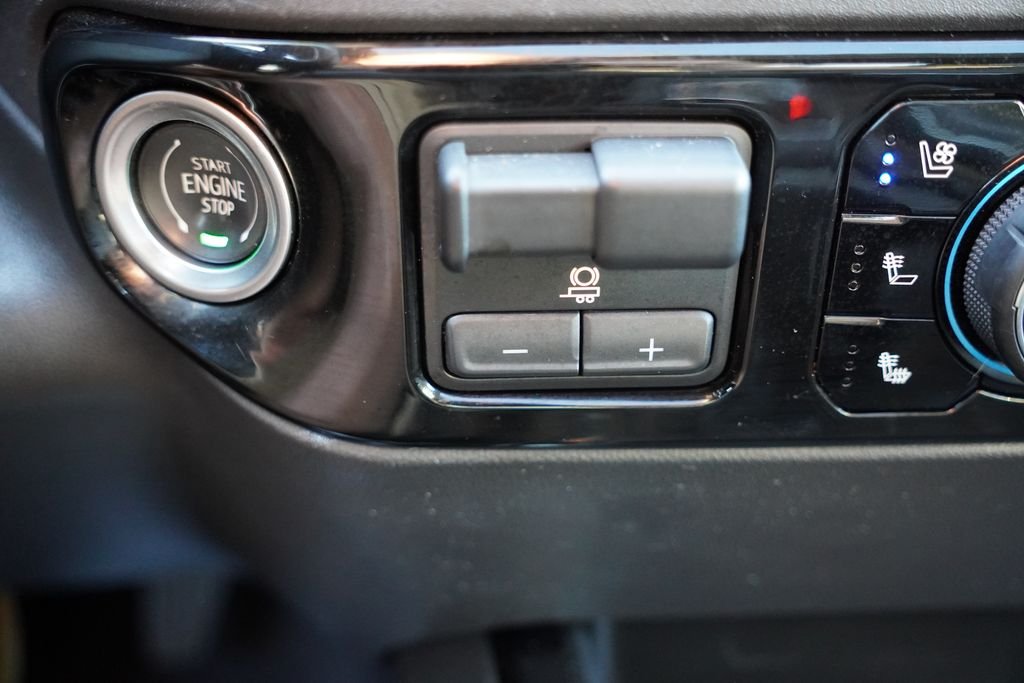 Used 2023 Black Chevrolet ZR2 image 33