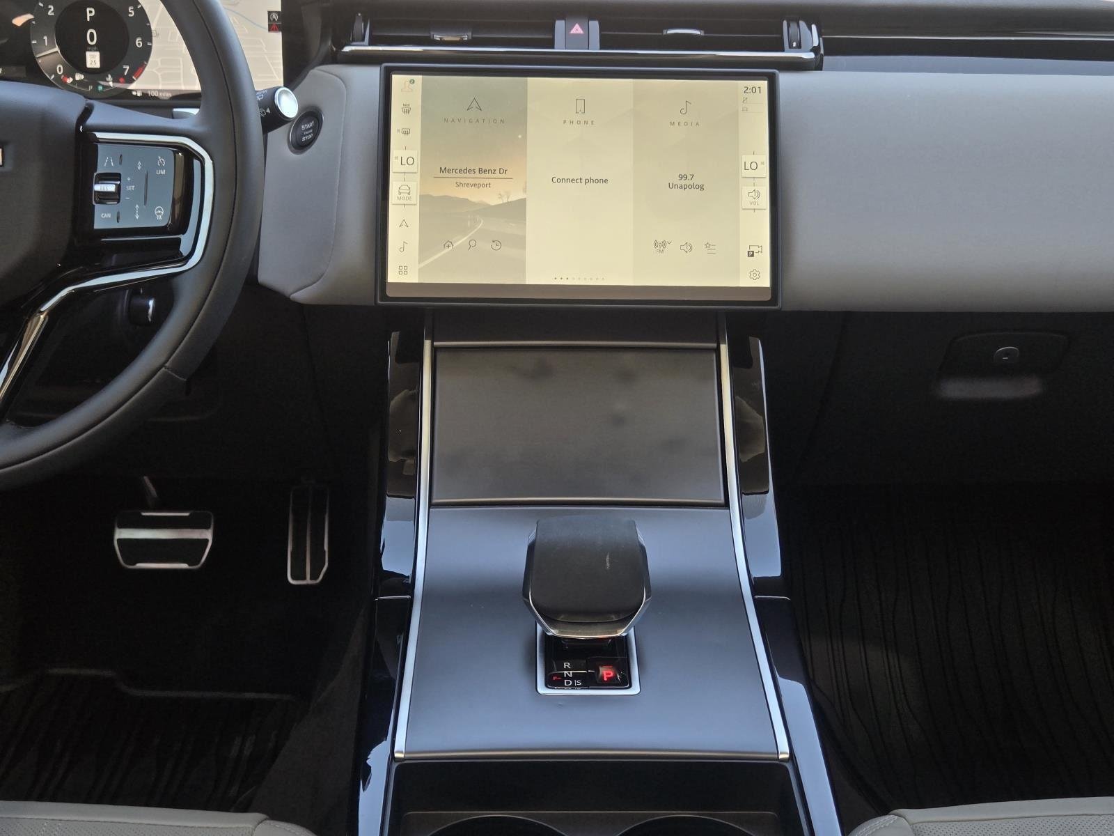 Used 2025 Fuji White Land Rover Dynamic SE image 38