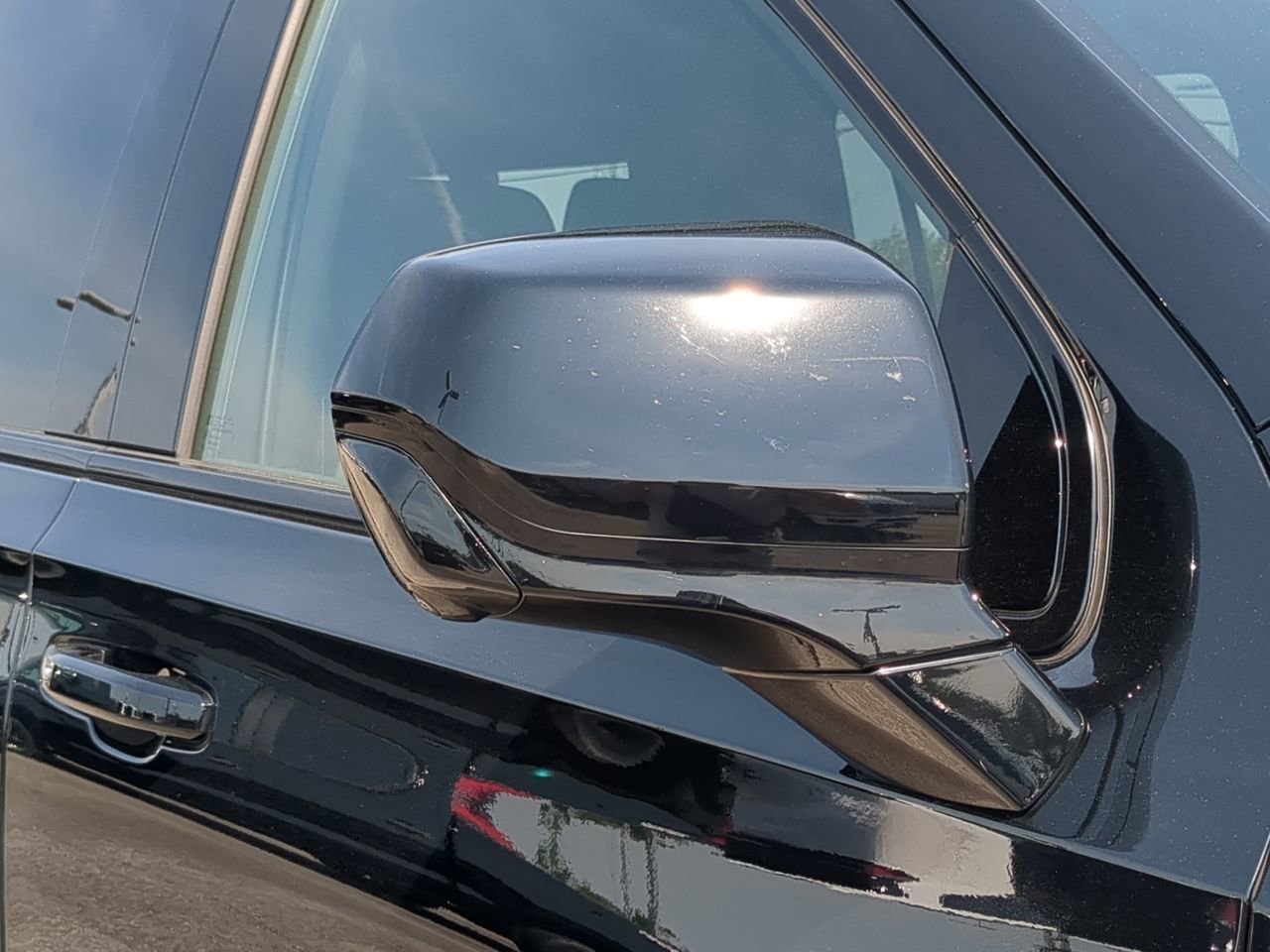 2025 Chevrolet Suburban Z71 - Photo 11