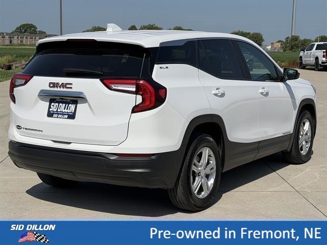 Used 2023 Summit White GMC SLE image 4