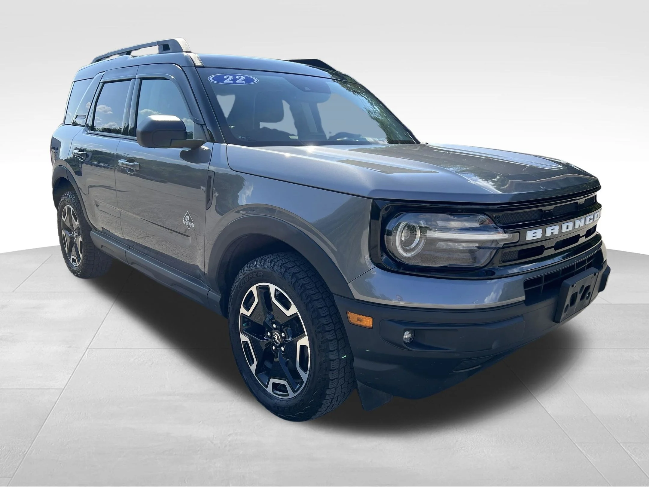 Used 2022 Gray Metallic Ford Outer Banks image 4