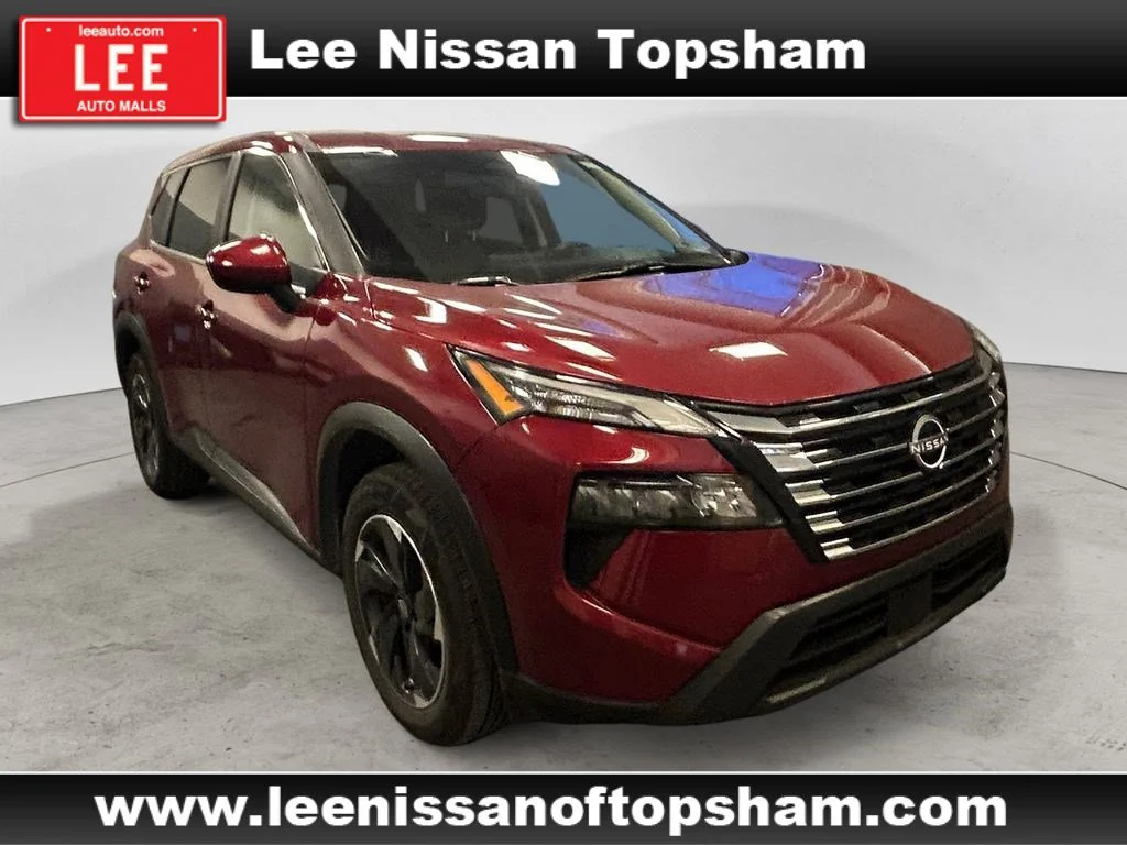Used 2025 Scarlet Ember Tintcoat Nissan SV image 8