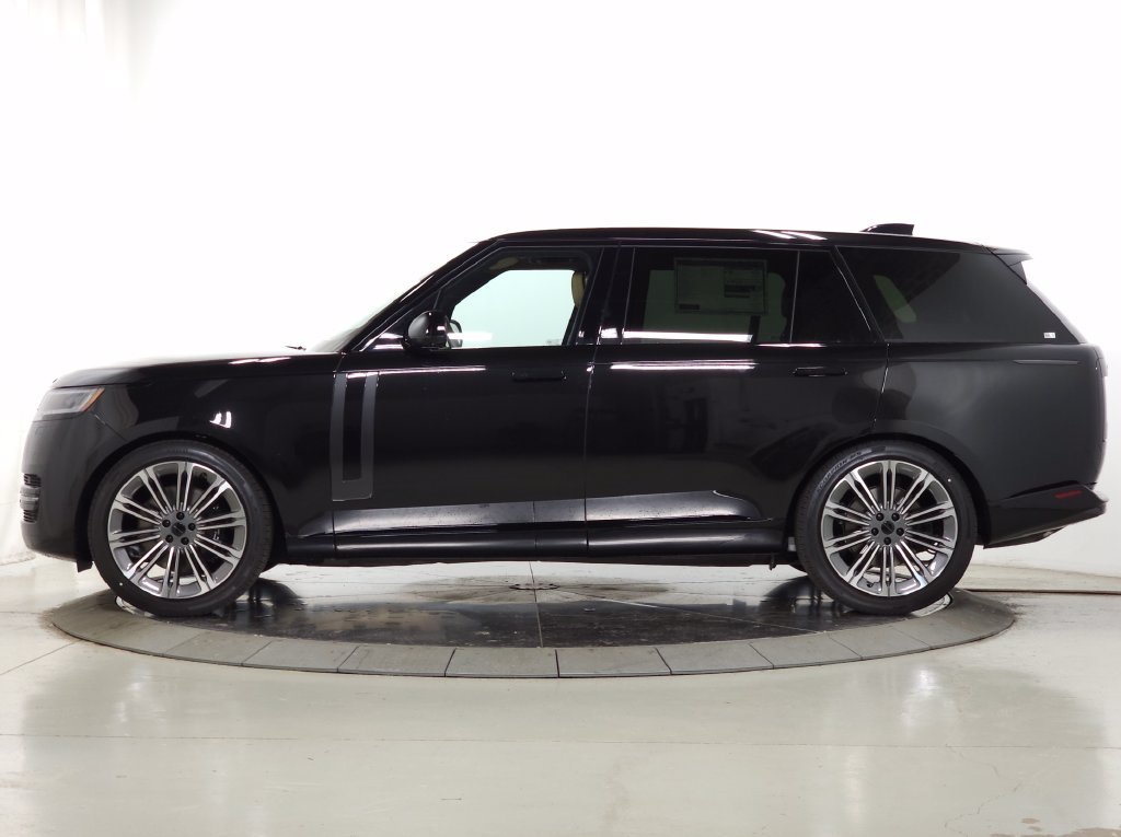 New 2026 Santorini Black Land Rover SE image 2