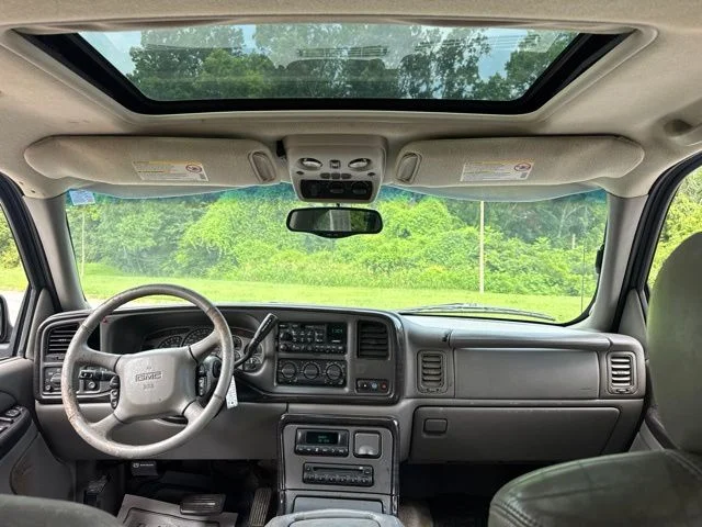 Used 2002 Black GMC Denali image 13