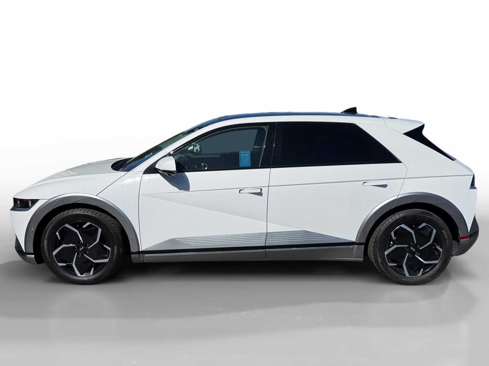 Used 2024 White Hyundai Limited image 2