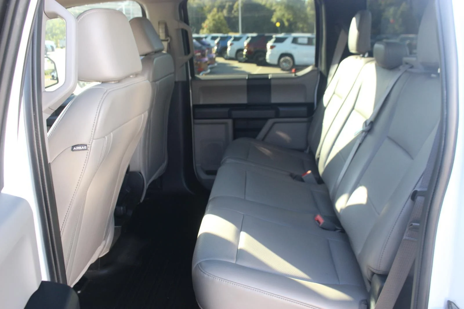 Used 2020 White Ford XL image 34