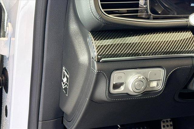 New 2026 MANUFAKTUR Moonlight White Metallic Mercedes-Benz AMG® GLE 53 image 40