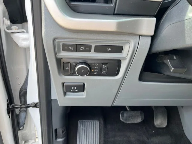 Used 2022 White Ford XLT image 32