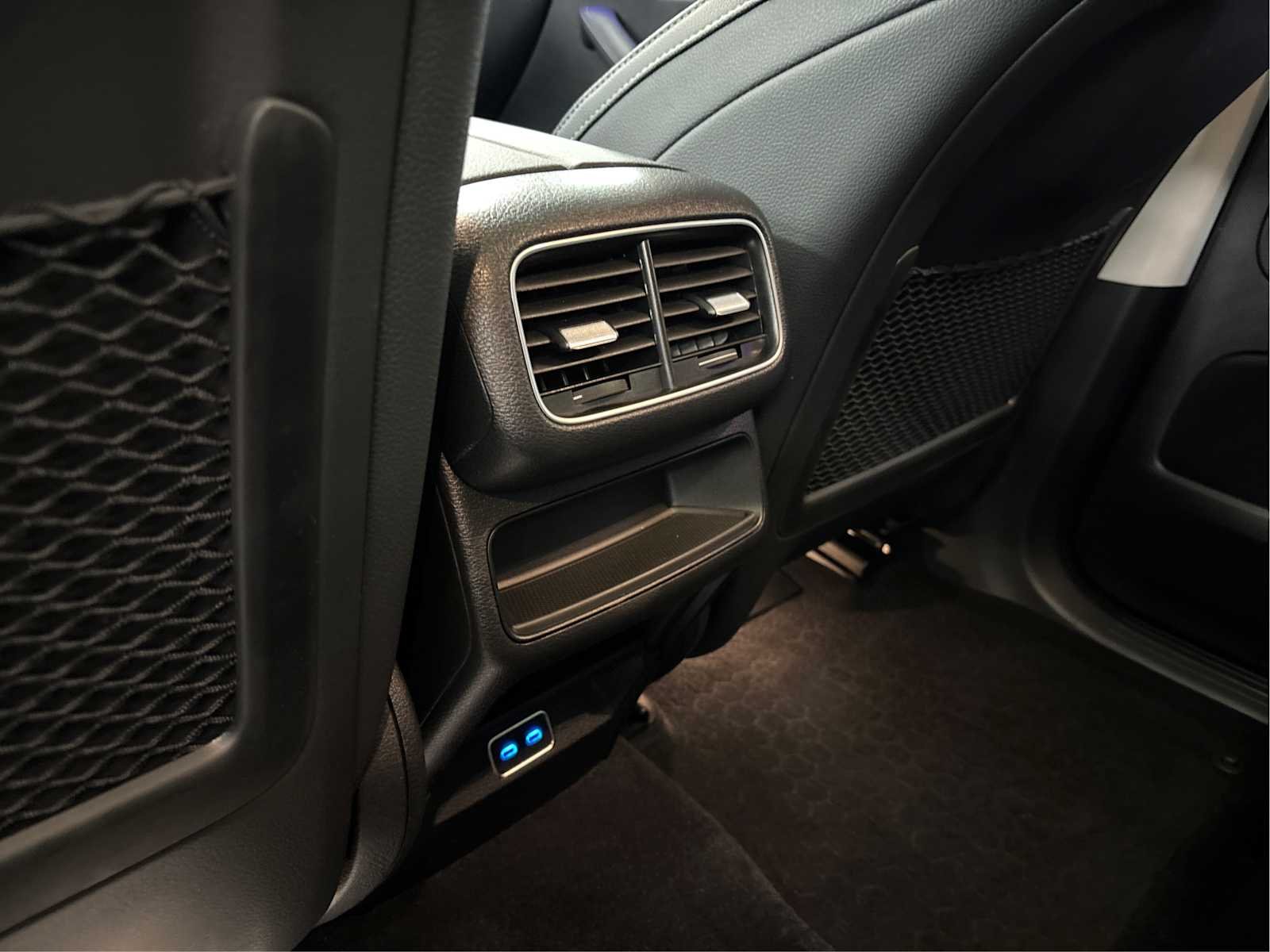 Certified Used 2024 Cirrus Silver Metallic Mercedes-Benz GLE 450e Plug-In Hybrid image 40