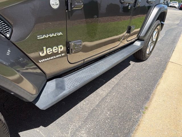 Used 2023 Gray Jeep Sahara image 6