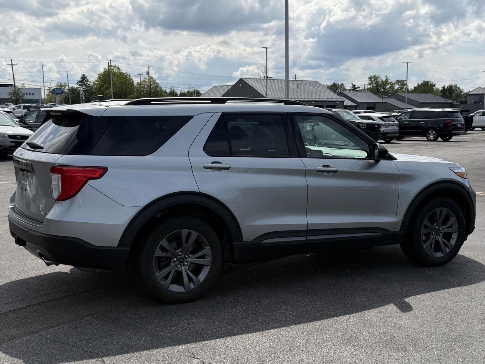 Used 2023 Iconic Silver Ford XLT image 6