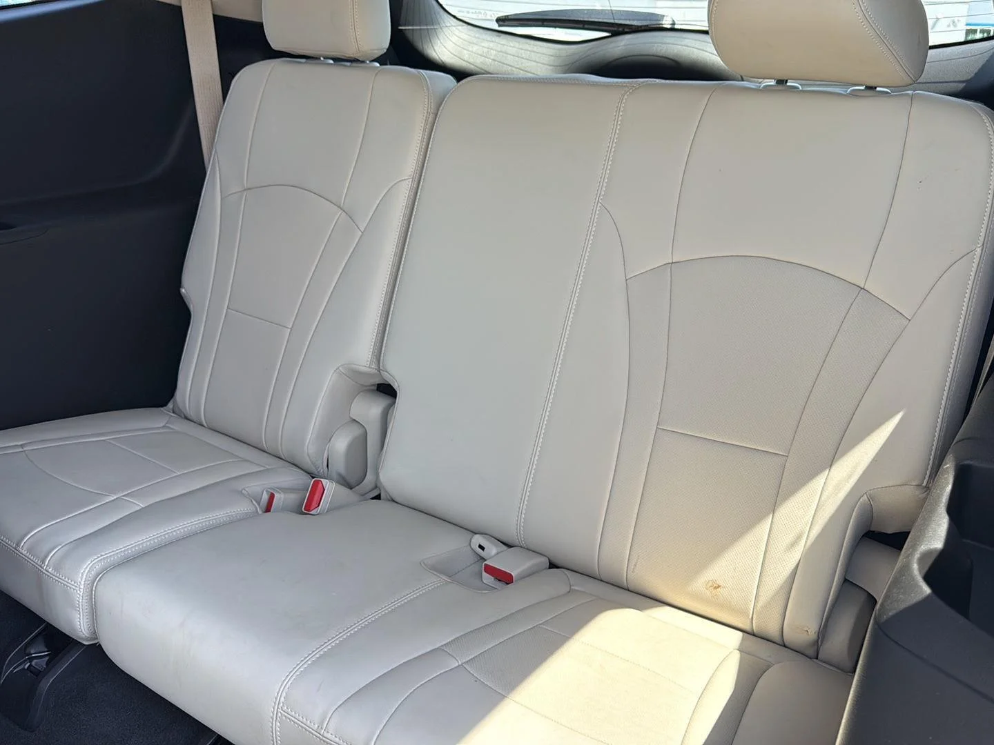 Used 2023 White Frost Tricoat Buick Essence image 13