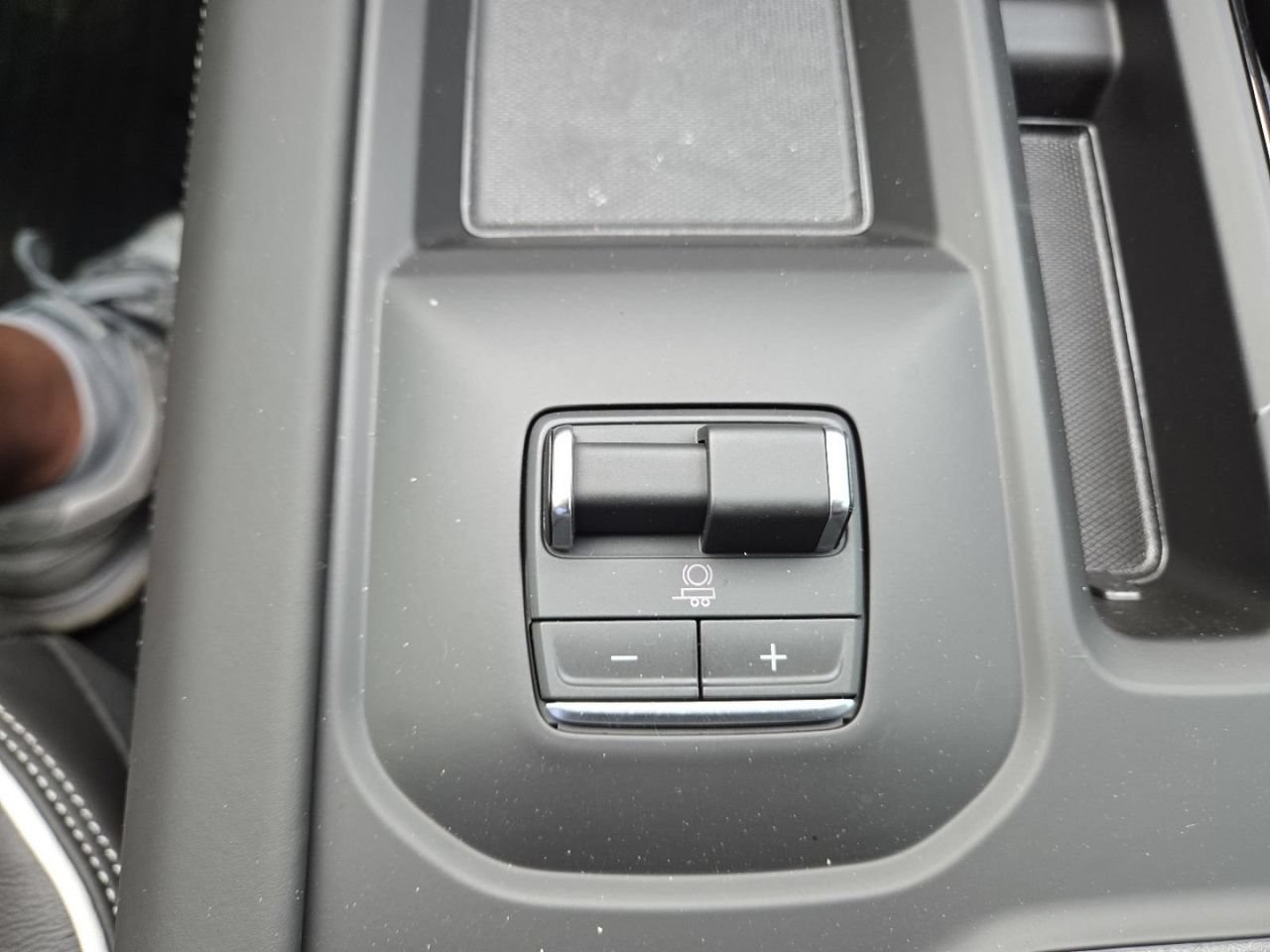 2026 GMC Sierra 2500HD AT4X - Photo 10