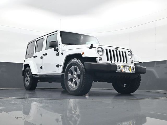 Used 2016 White Jeep Sahara image 23