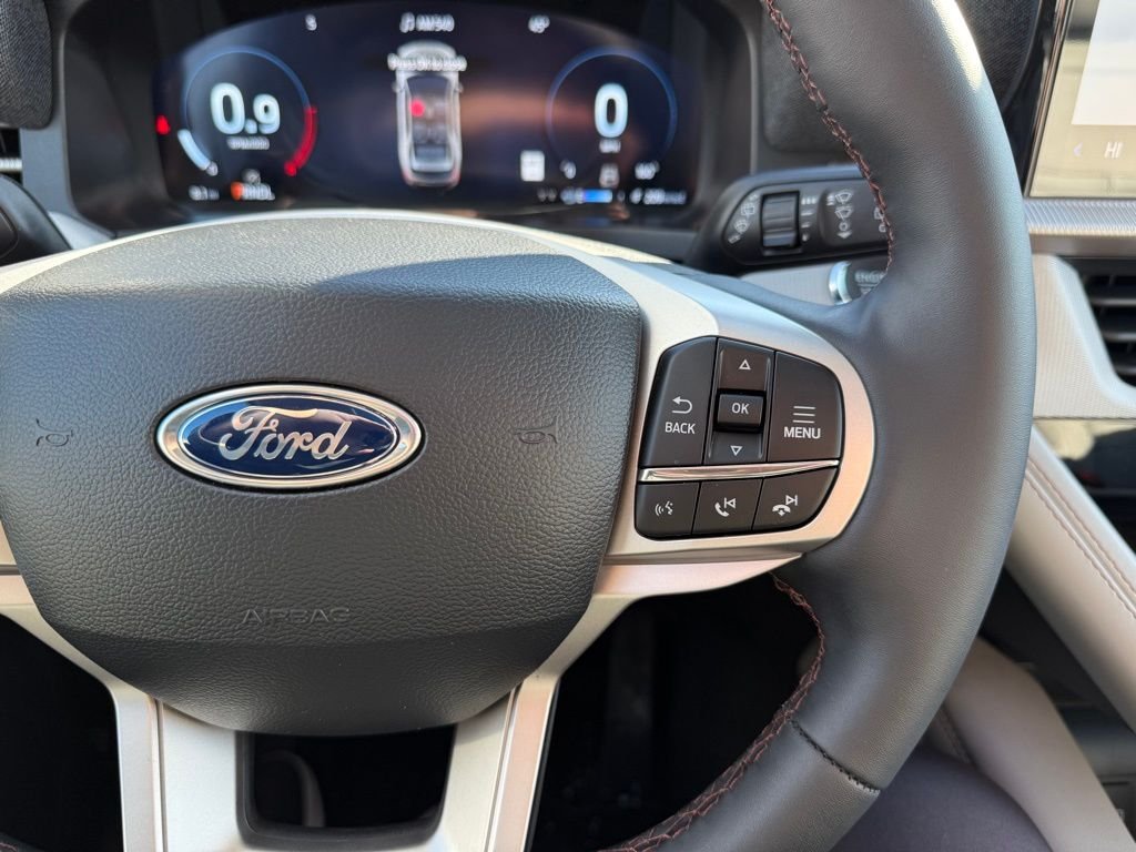 New 2026 Star White Metallic Tri-Coat Ford Active image 25