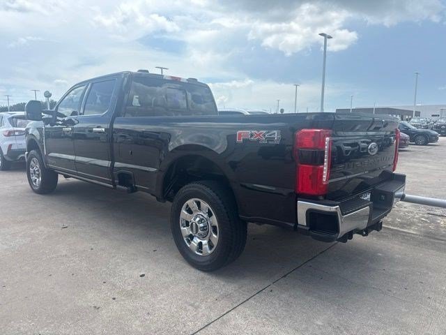 Used 2025 Agate Black Metallic Ford Lariat image 4