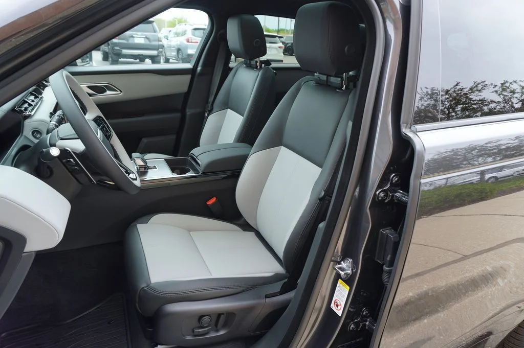 Used 2026 Gray Land Rover Dynamic SE image 13