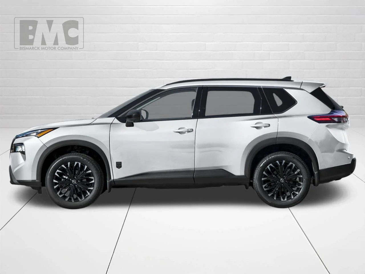 New 2026 Everest White Pearl TriCoat Nissan Dark Armor™ image 3