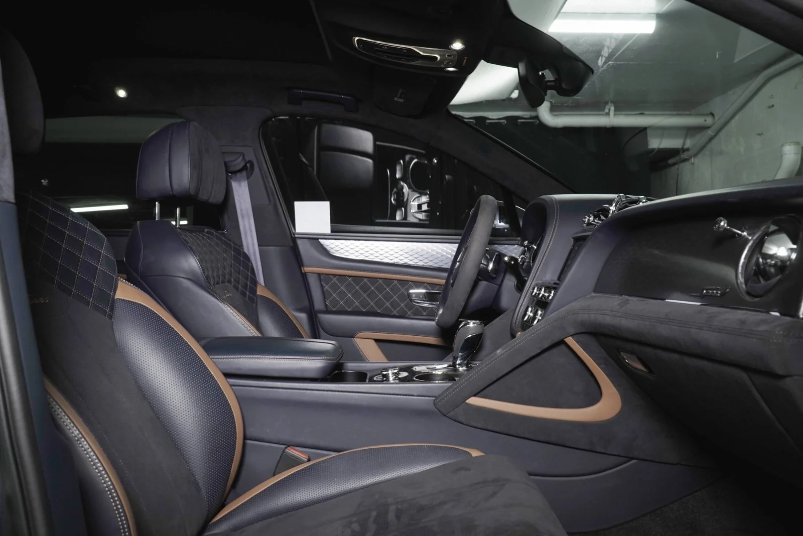 Used 2022  Bentley  image 15