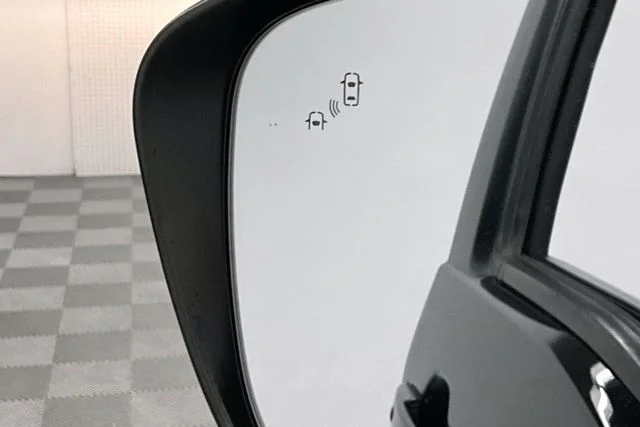 Used 2022 Super Black Nissan SV image 40