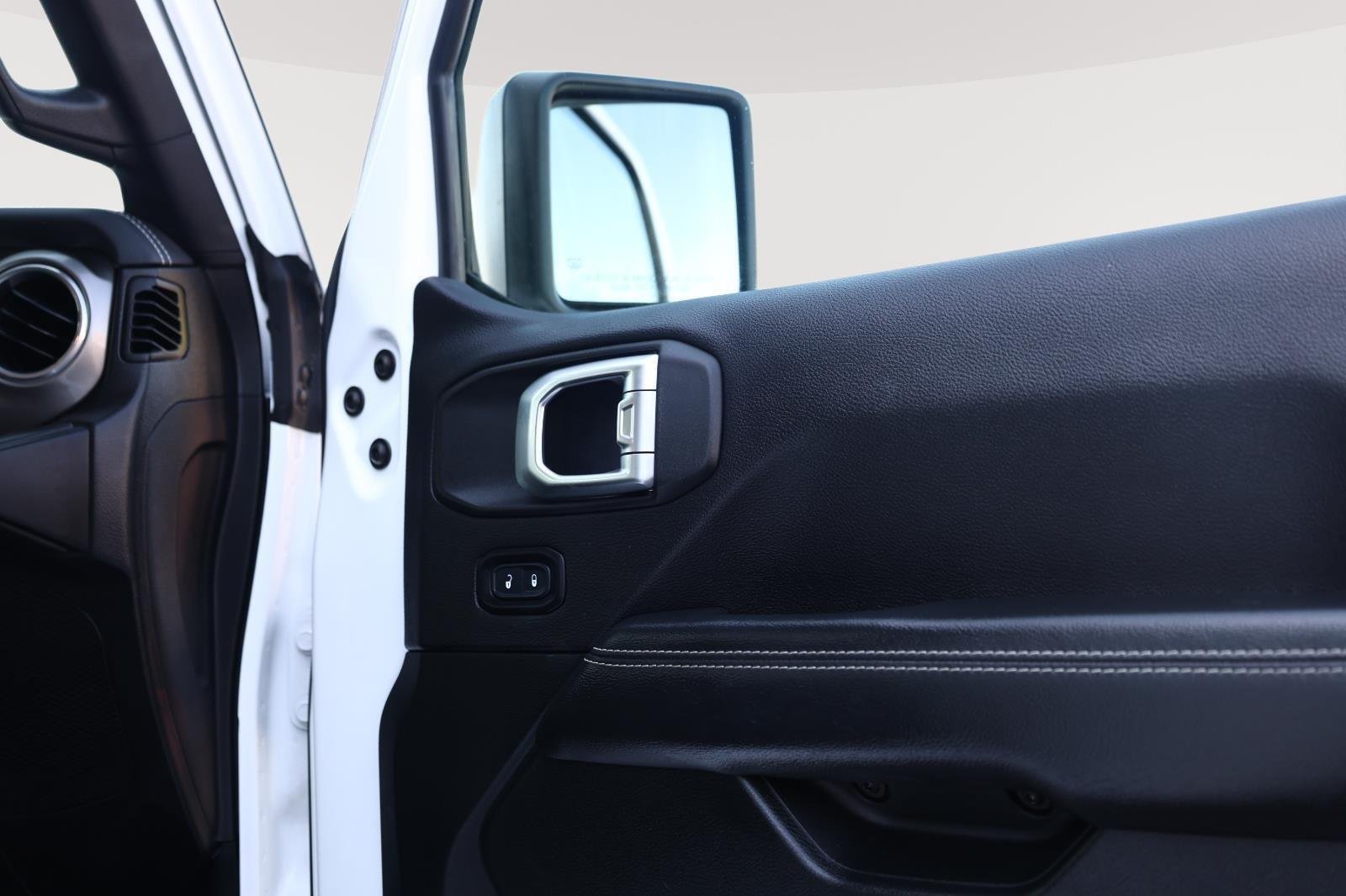 Used 2020 Bright White Clearcoat Jeep Sahara image 21