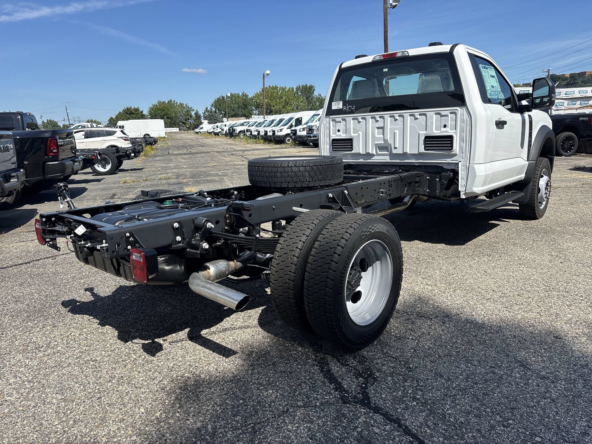 New 2026 Oxford White Ford XL image 16