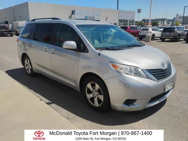 Used 2011 Silver Toyota LE image 7