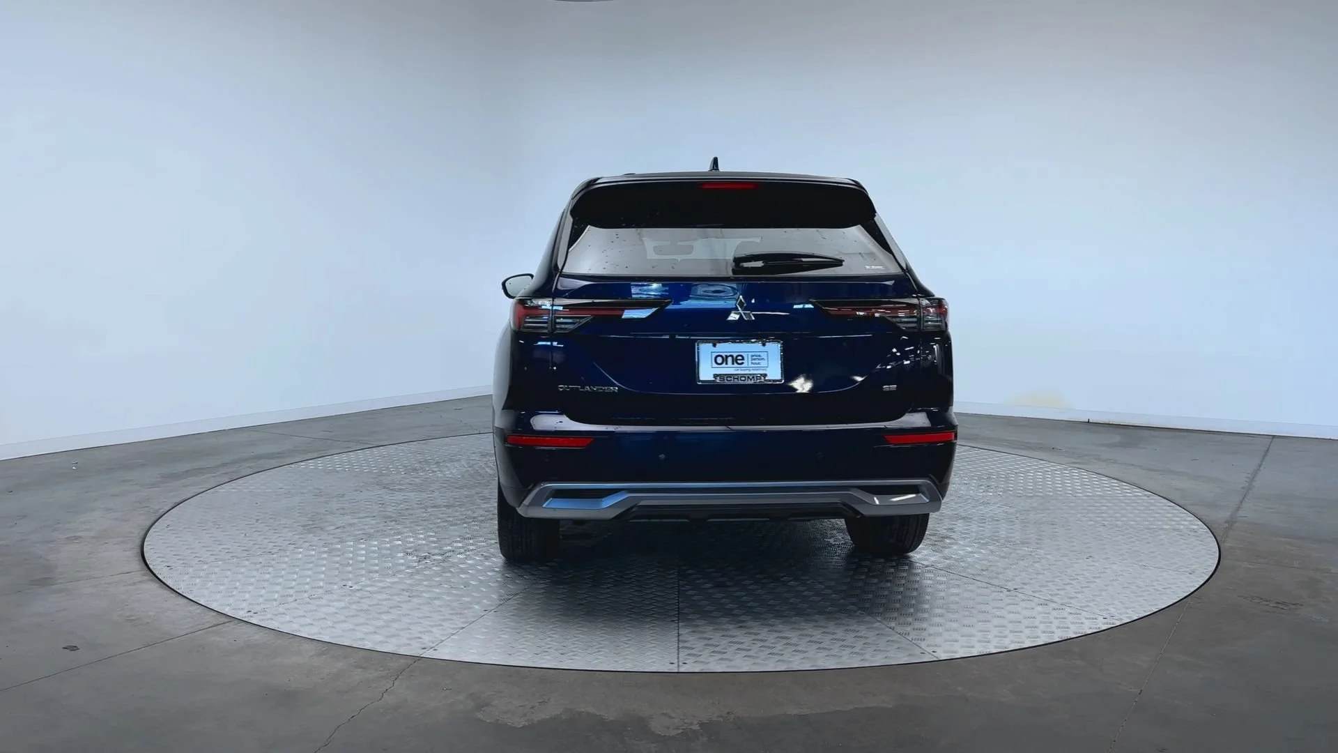 New 2026 Cosmic Blue Metallic Mitsubishi SE image 7
