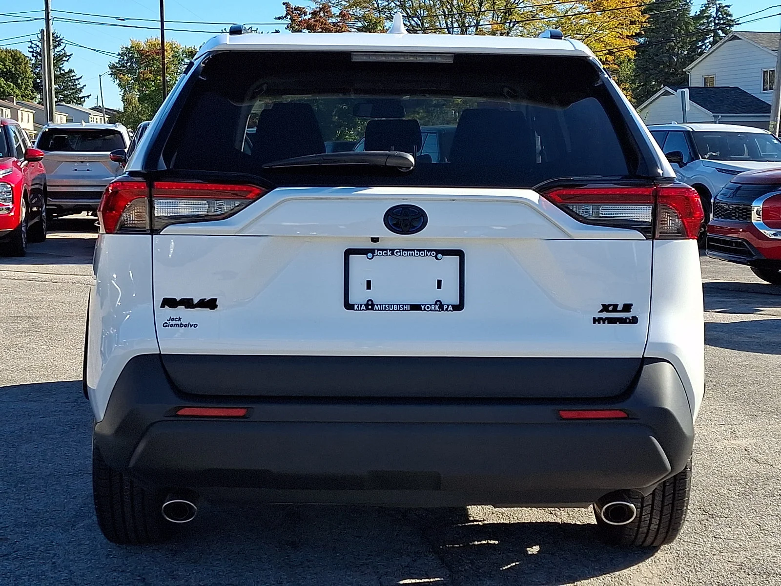 Used 2021 White Toyota XLE image 5