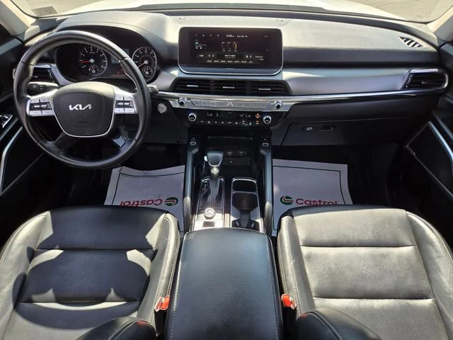 Used 2022 White Kia S image 16