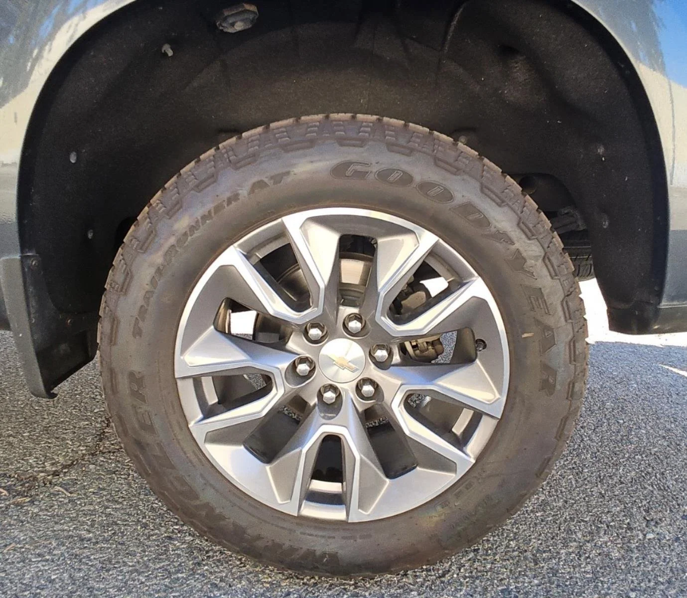 Used 2021 SHADOW GRAY METALLIC Chevrolet LT image 12