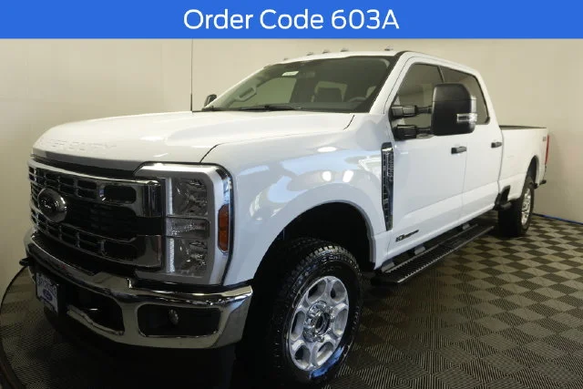 New 2026 Oxford White Ford F-250® XLT image 4