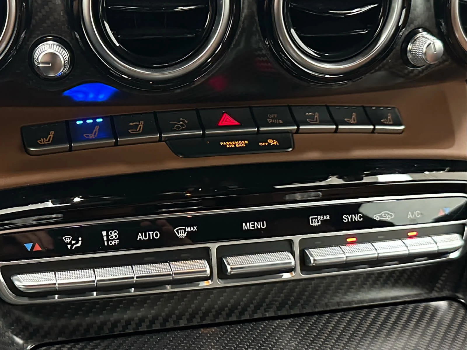 Used 2018 designo Diamond White Metallic Mercedes-Benz AMG® GT C image 32