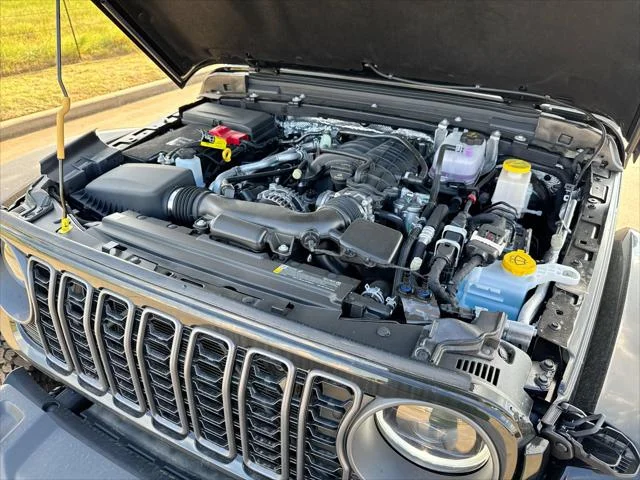 New 2026 Black Clear-Coat Exterior Paint Jeep Rubicon image 25