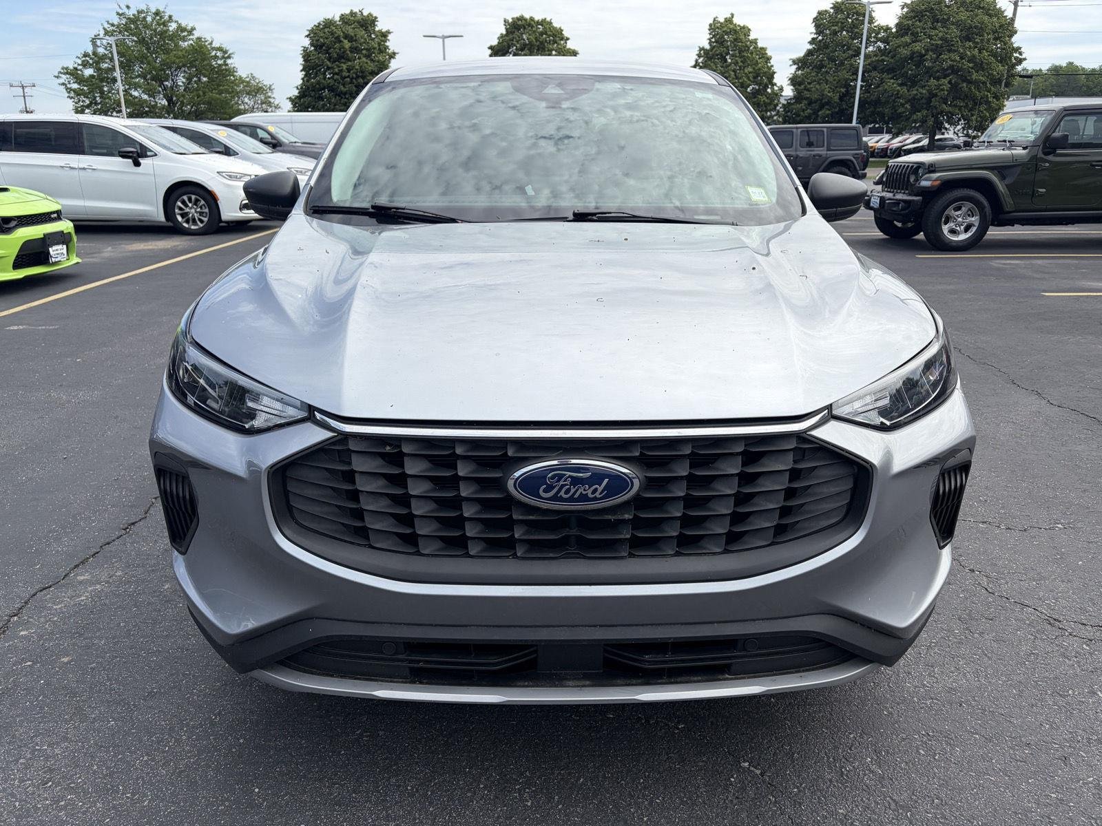 Used 2023 Iconic Silver Ford Active image 2