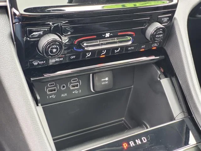 Used 2023 Diamond Black Crystal Pearlcoat Jeep Laredo X image 17